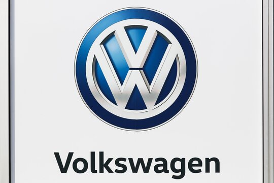VW 2.0 TSI EA888 GTI engine