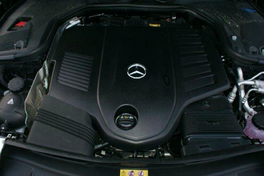 Mercedes M256 engine
